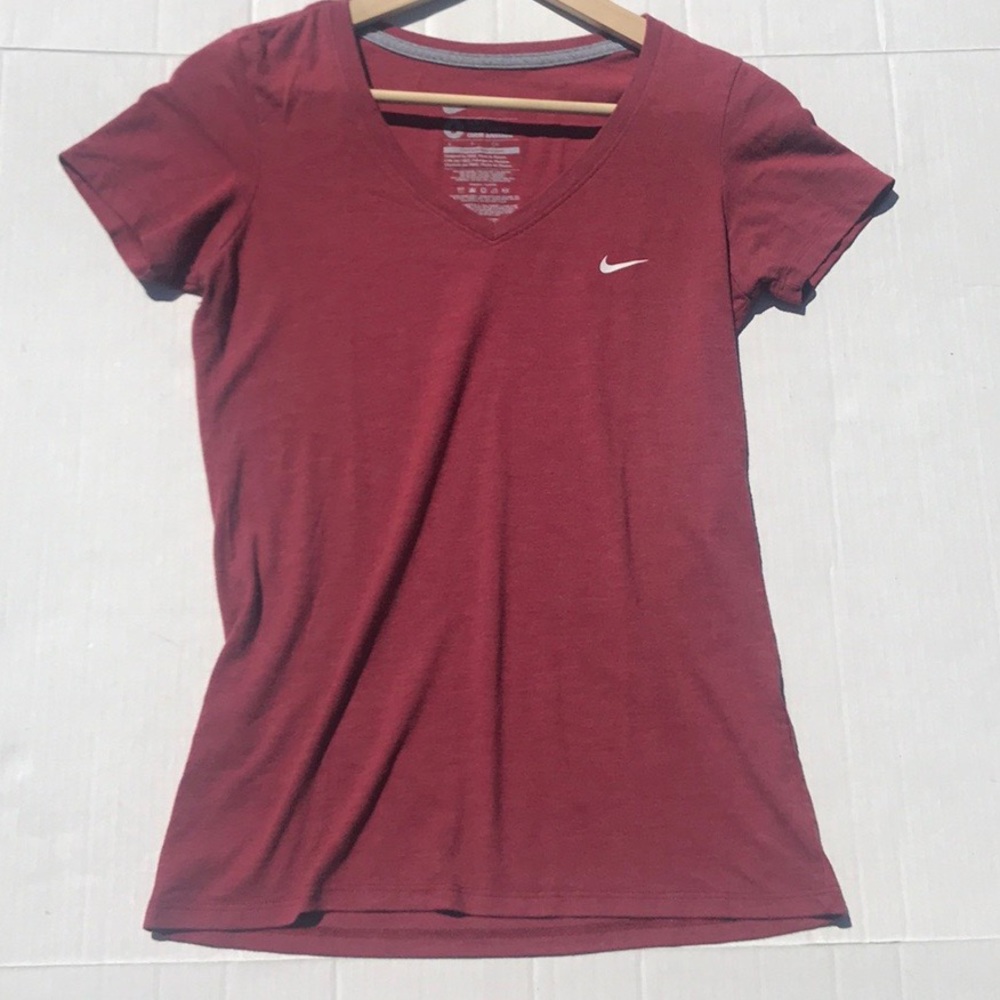 SOLD🛑🛑🛑Nike Brick Red V-Neck Slim Fit Tee Shirt - Picture 1 of 7